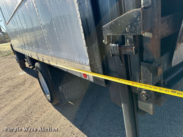 image for item MV9199 2003 Freightliner FC70 box truck