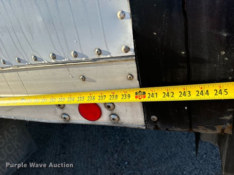 image for item MV9199 2003 Freightliner FC70 box truck