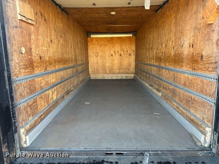 image for item MV9199 2003 Freightliner FC70 box truck