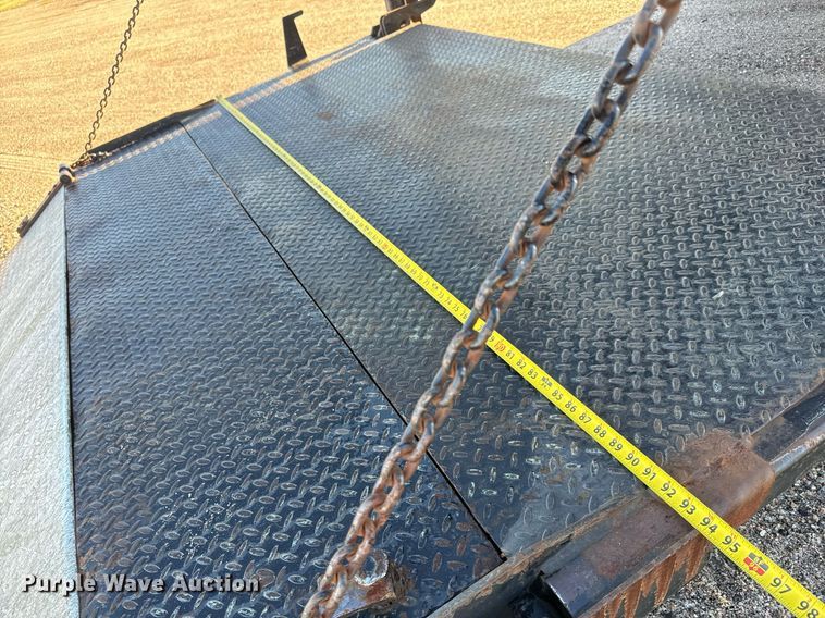 image for item MV9199 2003 Freightliner FC70 box truck