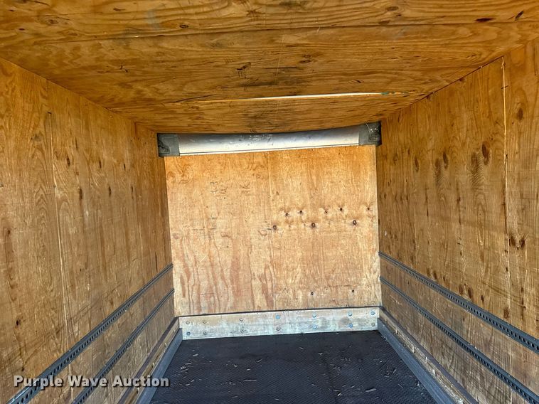 image for item MV9199 2003 Freightliner FC70 box truck