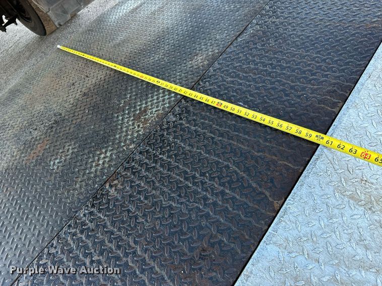 image for item MV9199 2003 Freightliner FC70 box truck