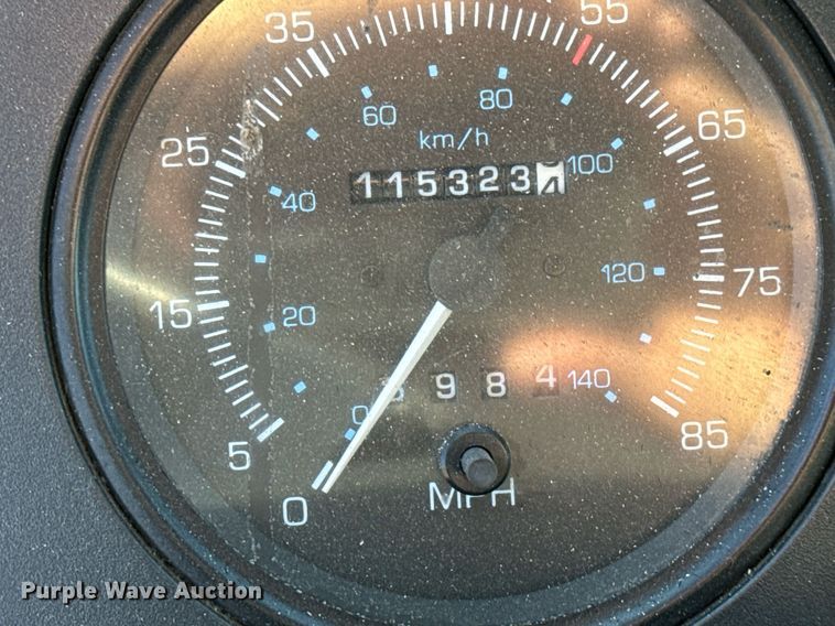 image for item MV9199 2003 Freightliner FC70 box truck