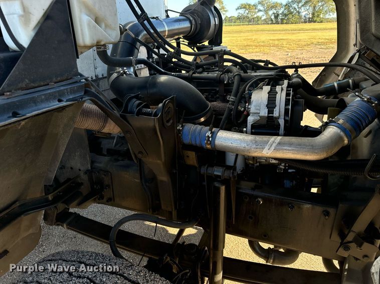 image for item MV9199 2003 Freightliner FC70 box truck