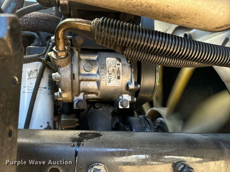 image for item MV9199 2003 Freightliner FC70 box truck