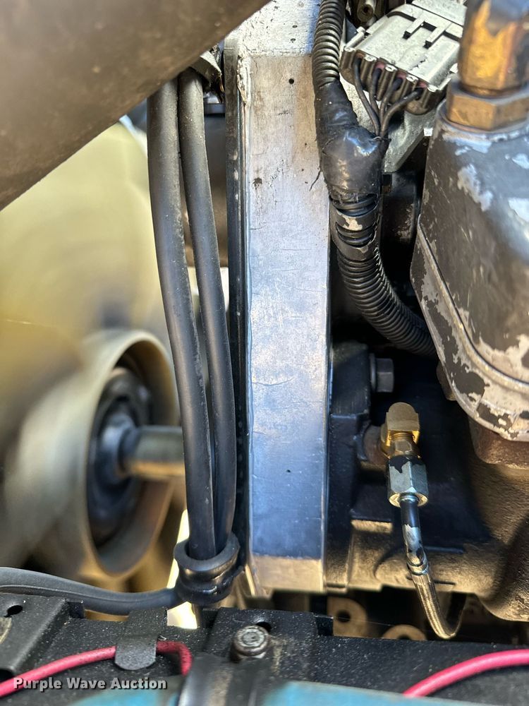 image for item MV9199 2003 Freightliner FC70 box truck