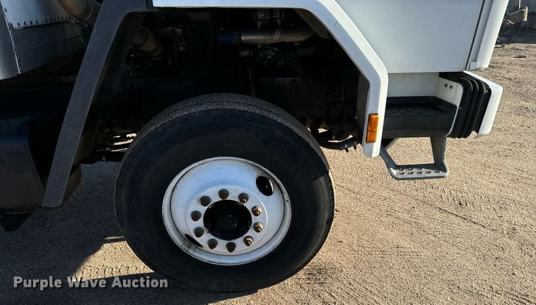 image for item MV9199 2003 Freightliner FC70 box truck