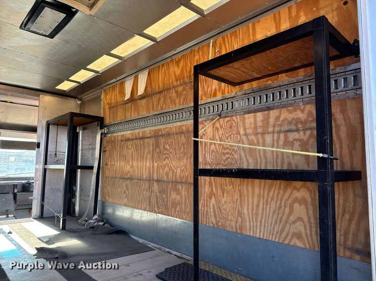 image for item MV9200 2007 Freightliner MT55 delivery truck