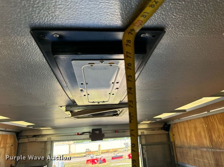 image for item MV9200 2007 Freightliner MT55 delivery truck