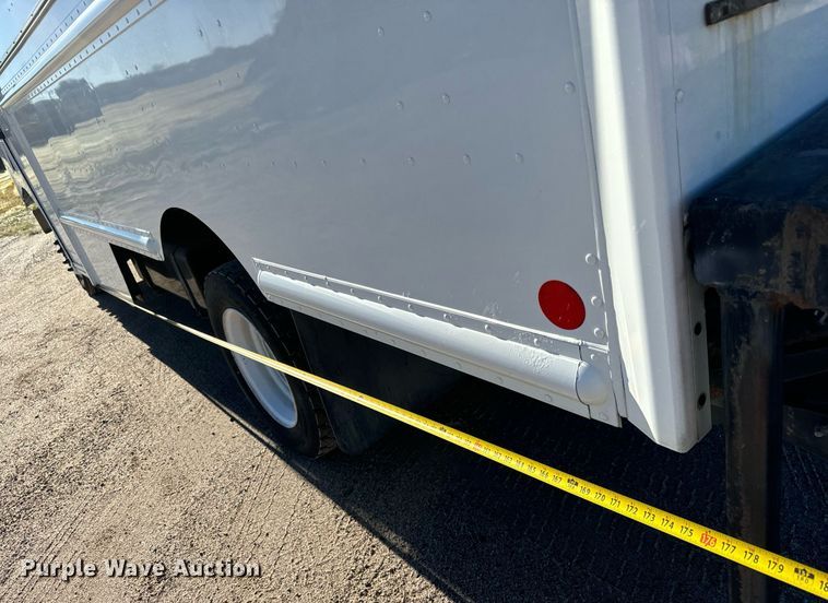 image for item MV9200 2007 Freightliner MT55 delivery truck