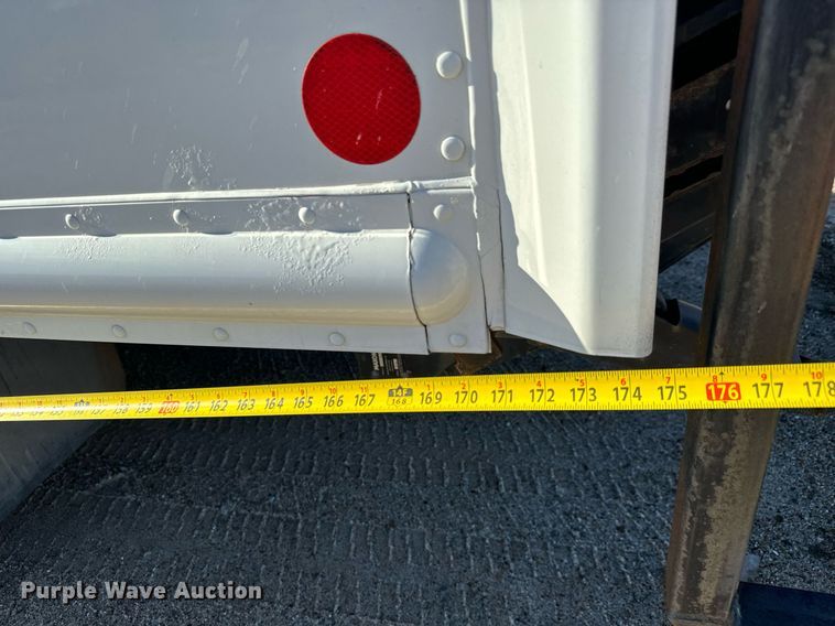 image for item MV9200 2007 Freightliner MT55 delivery truck