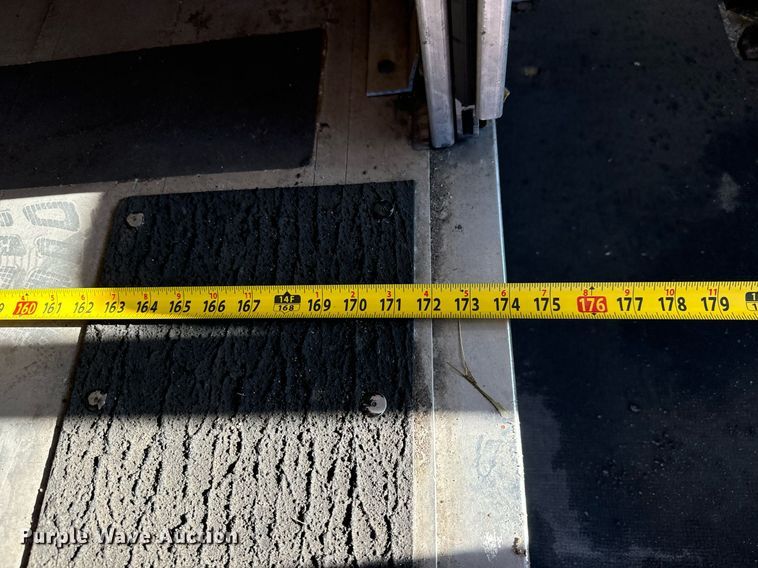 image for item MV9200 2007 Freightliner MT55 delivery truck