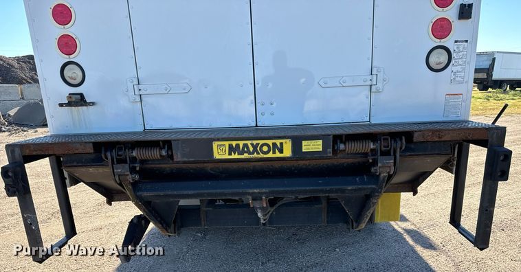 image for item MV9200 2007 Freightliner MT55 delivery truck