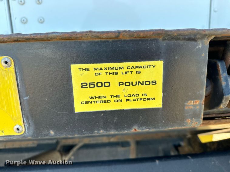 image for item MV9200 2007 Freightliner MT55 delivery truck