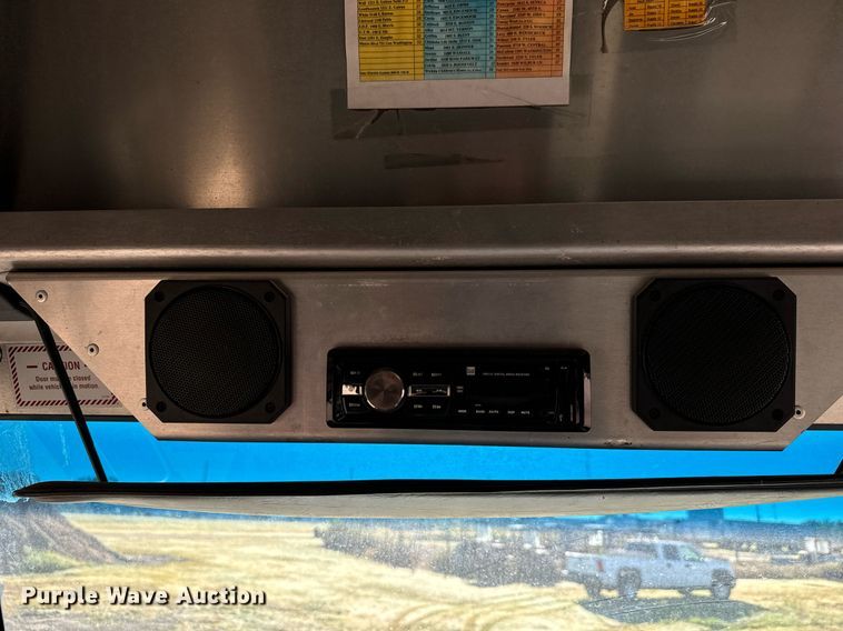 image for item MV9200 2007 Freightliner MT55 delivery truck