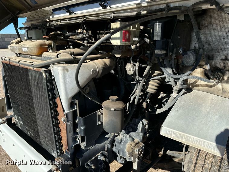 image for item MV9200 2007 Freightliner MT55 delivery truck