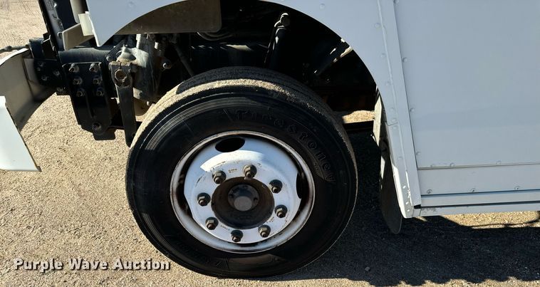 image for item MV9200 2007 Freightliner MT55 delivery truck