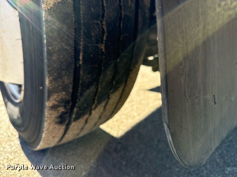 image for item MV9200 2007 Freightliner MT55 delivery truck