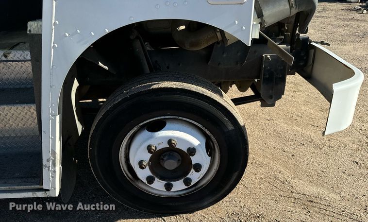 image for item MV9200 2007 Freightliner MT55 delivery truck