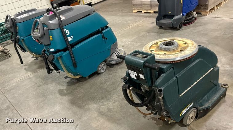 image for item MV9210 (3) Tenant floor scrubbers
