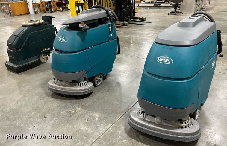 image for item MV9210 (3) Tenant floor scrubbers