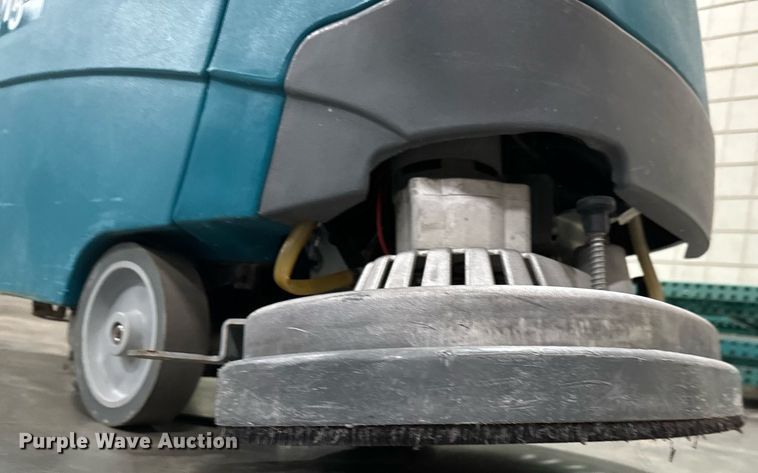 image for item MV9210 (3) Tenant floor scrubbers