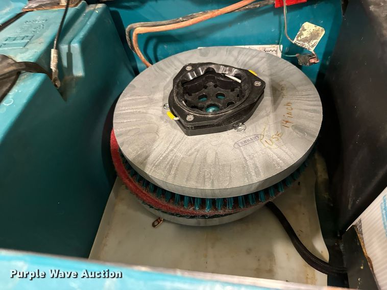 image for item MV9210 (3) Tenant floor scrubbers