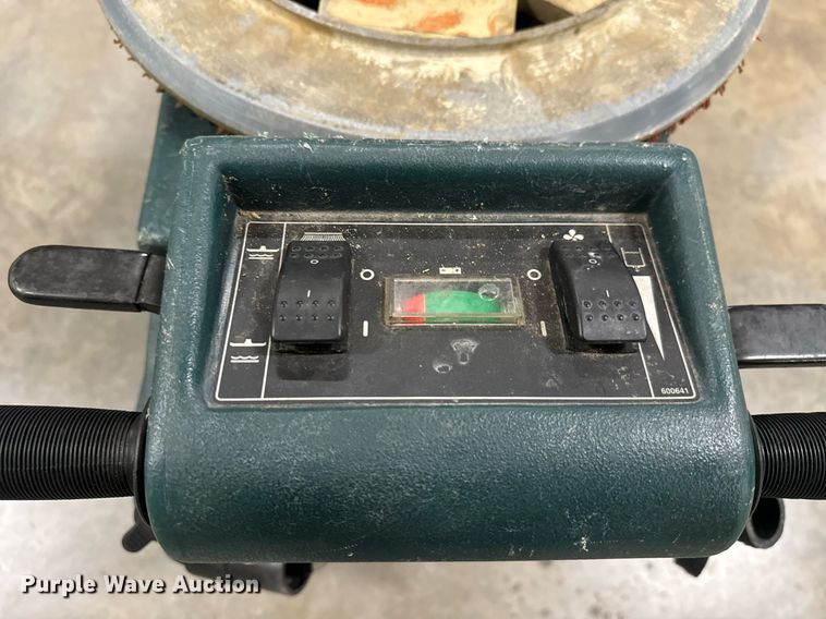 image for item MV9210 (3) Tenant floor scrubbers