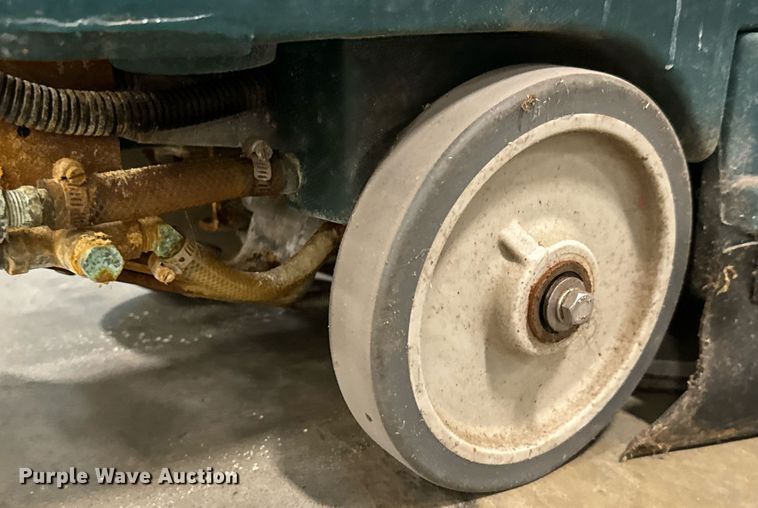 image for item MV9210 (3) Tenant floor scrubbers