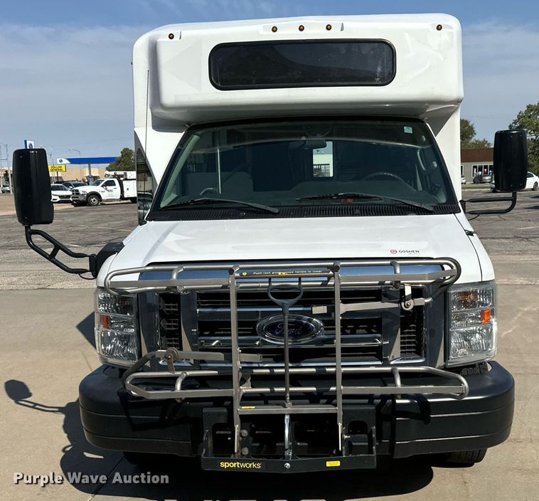 image for item MV9248 2017 Goshen Impulse Ford 220 shuttle bus