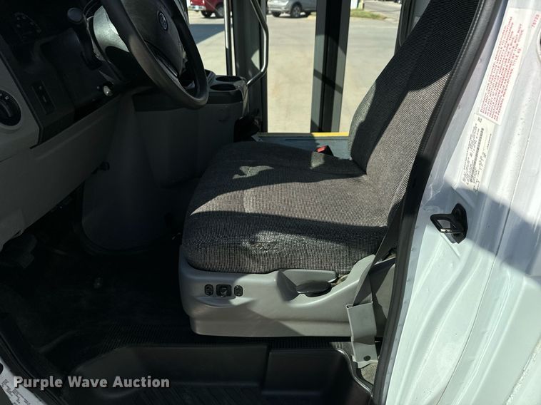 image for item MV9248 2017 Goshen Impulse Ford 220 shuttle bus