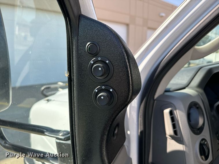 image for item MV9248 2017 Goshen Impulse Ford 220 shuttle bus