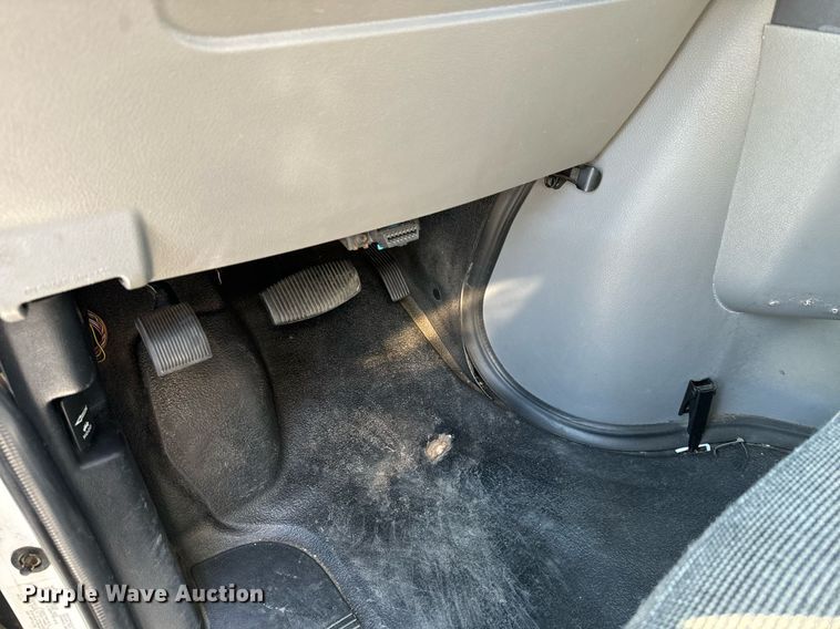 image for item MV9248 2017 Goshen Impulse Ford 220 shuttle bus