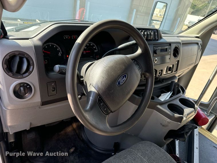 image for item MV9248 2017 Goshen Impulse Ford 220 shuttle bus