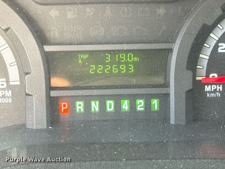 image for item MV9248 2017 Goshen Impulse Ford 220 shuttle bus