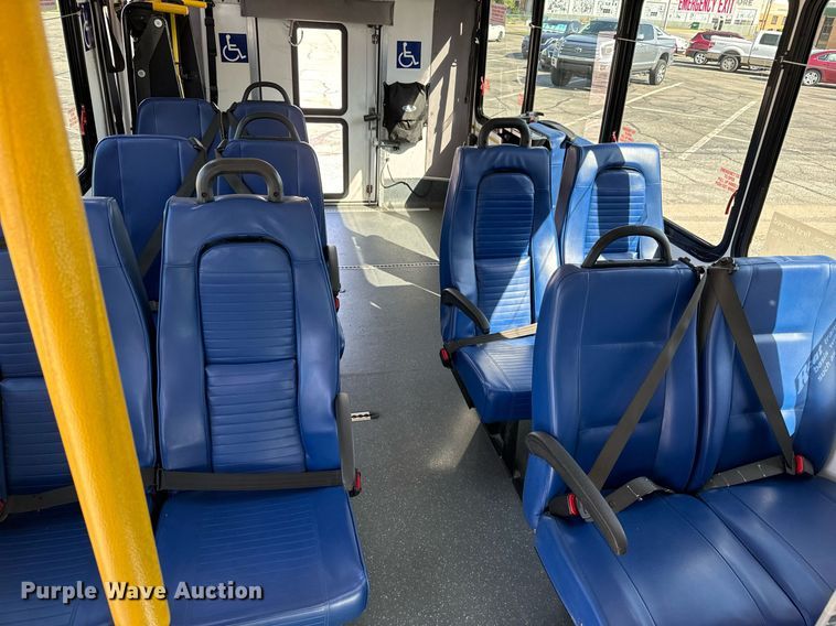 image for item MV9248 2017 Goshen Impulse Ford 220 shuttle bus