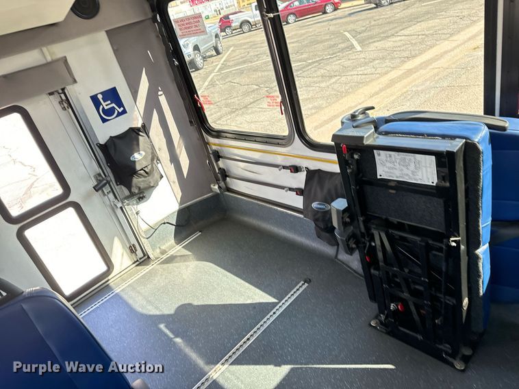 image for item MV9248 2017 Goshen Impulse Ford 220 shuttle bus