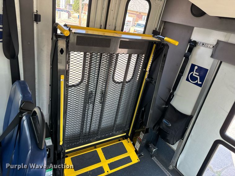 image for item MV9248 2017 Goshen Impulse Ford 220 shuttle bus