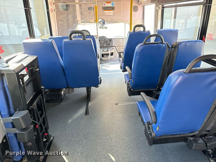 image for item MV9248 2017 Goshen Impulse Ford 220 shuttle bus