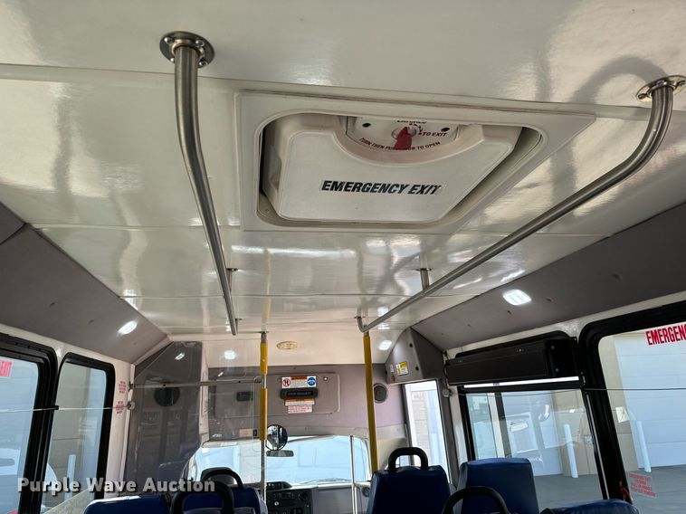 image for item MV9248 2017 Goshen Impulse Ford 220 shuttle bus