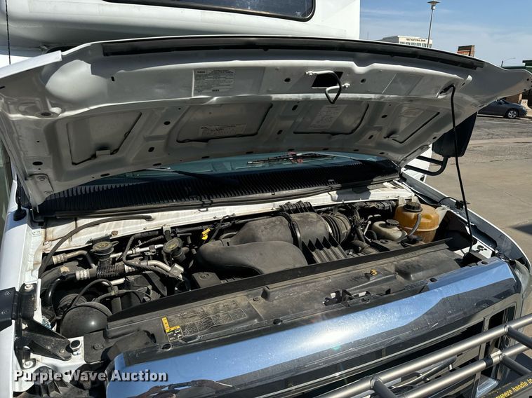 image for item MV9248 2017 Goshen Impulse Ford 220 shuttle bus