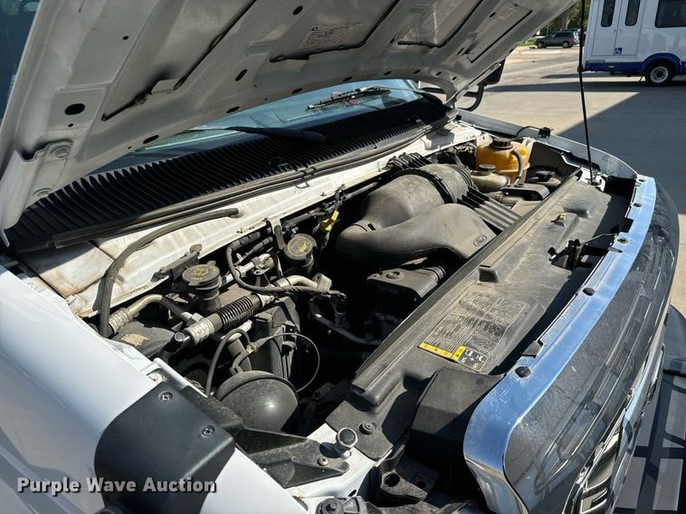 image for item MV9248 2017 Goshen Impulse Ford 220 shuttle bus