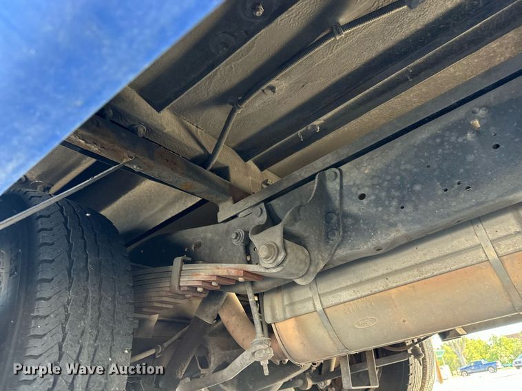 image for item MV9248 2017 Goshen Impulse Ford 220 shuttle bus