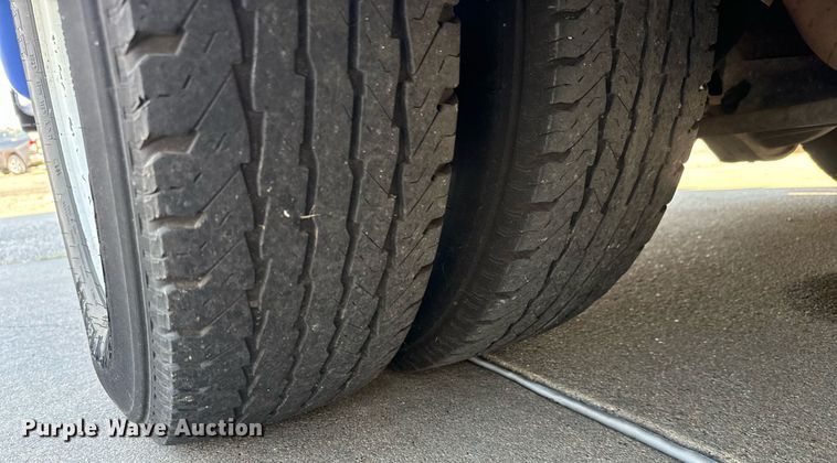 image for item MV9248 2017 Goshen Impulse Ford 220 shuttle bus