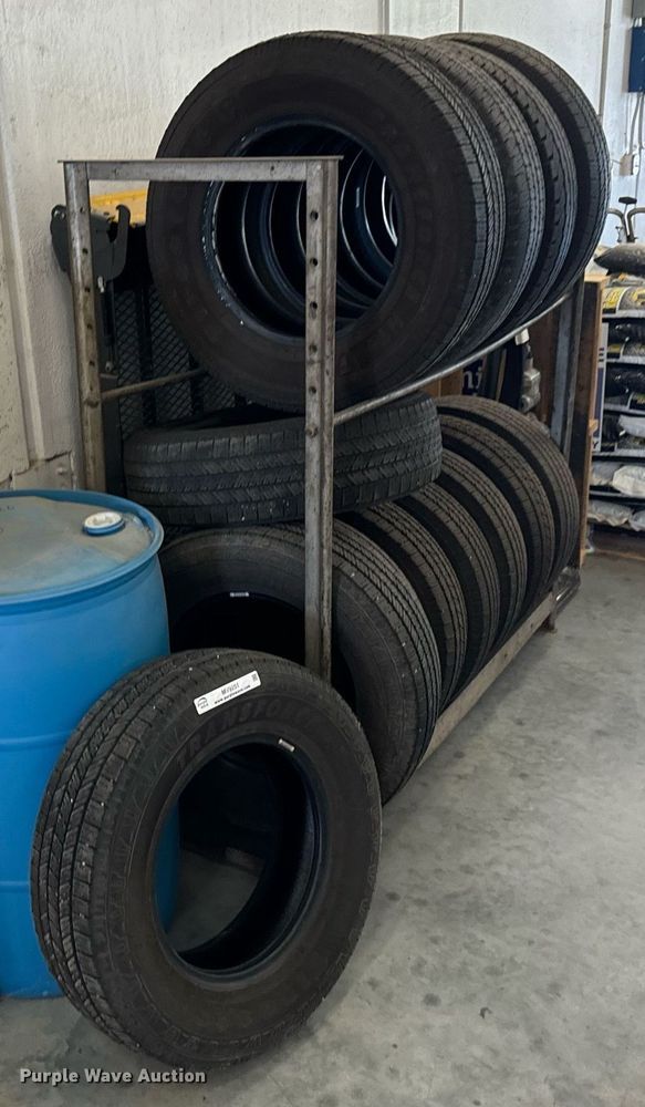 image for item MV9251 (15) 225/75R16 tires