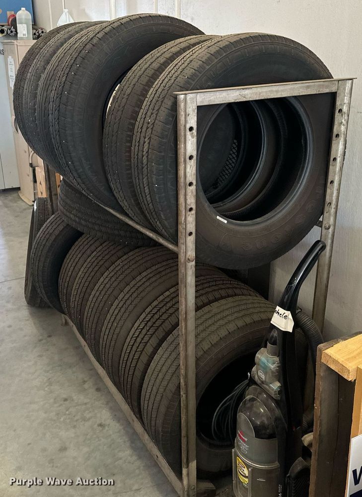 image for item MV9251 (15) 225/75R16 tires