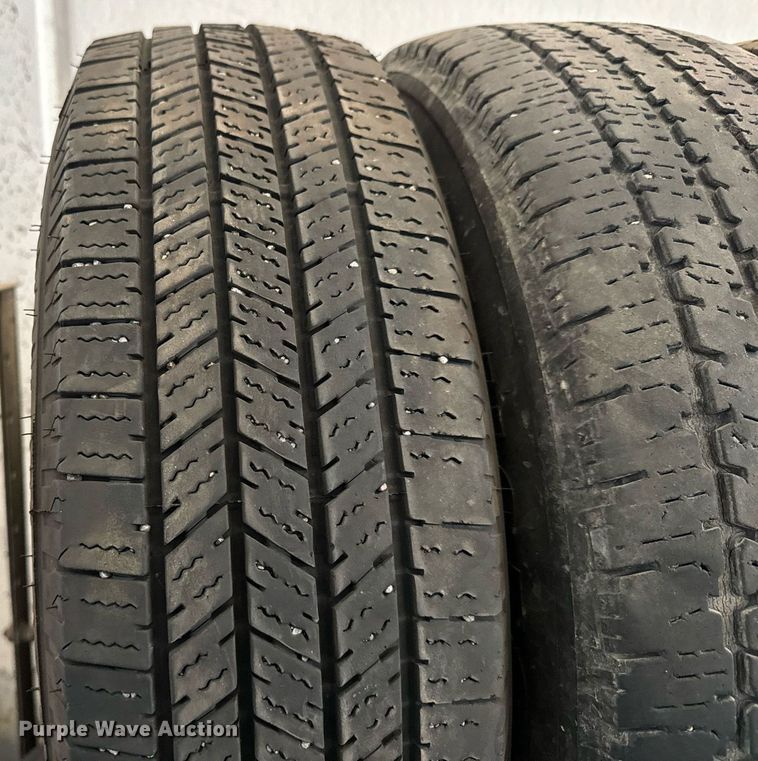 image for item MV9251 (15) 225/75R16 tires
