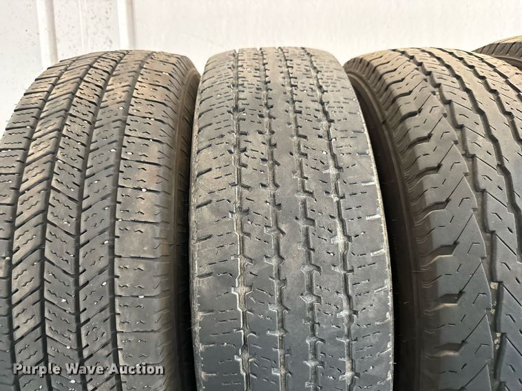 image for item MV9251 (15) 225/75R16 tires