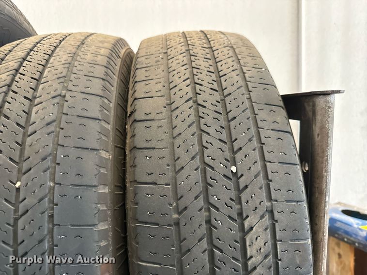 image for item MV9251 (15) 225/75R16 tires
