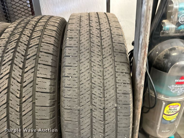 image for item MV9251 (15) 225/75R16 tires